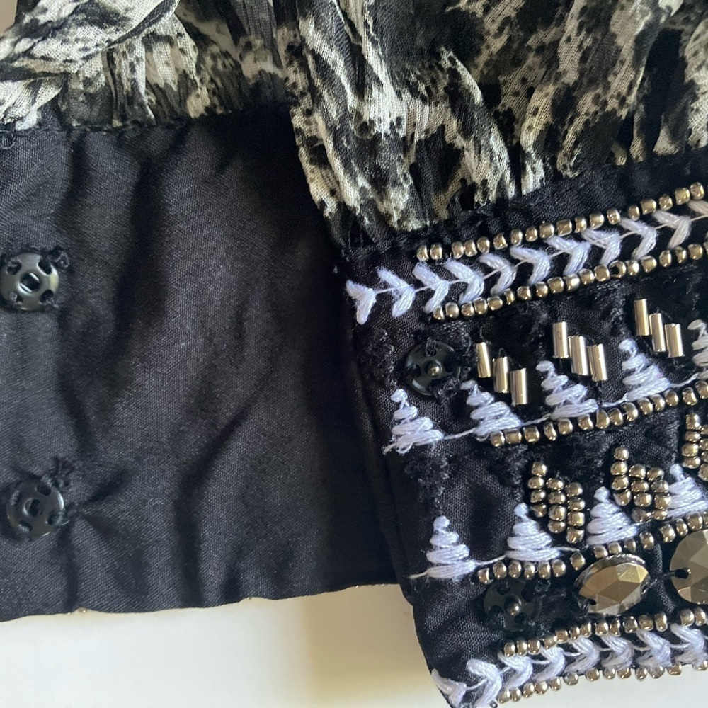 Jessica Simpson Black and White Patterned Top - Picture 9 of 9
